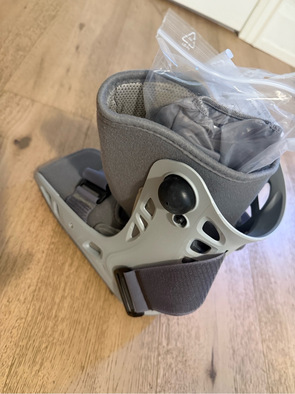 BNIB Aircast Ankle Support Boot